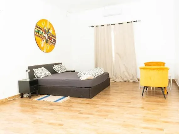 3 Chambres Avec Balcon Et Large Terrasse Dakar Apartment