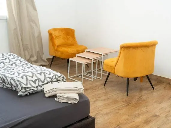 3 Chambres Avec Balcon Et Large Terrasse Dakar Apartment