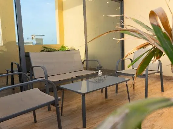 3 Chambres Avec Balcon Et Large Terrasse Dakar